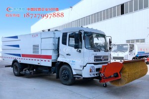 吸尘带除雪车