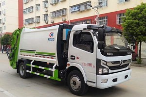 东风8立方压缩式垃圾车